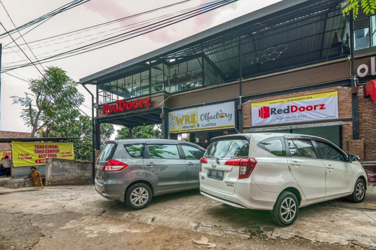 Reddoorz Plus Near Akademi Kepolisian Semarang 3 Eksteriør bilde