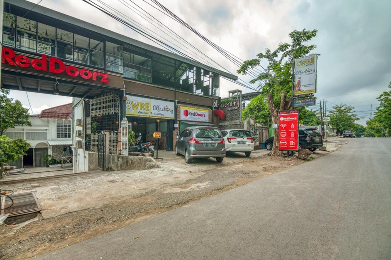 Reddoorz Plus Near Akademi Kepolisian Semarang 3 Eksteriør bilde