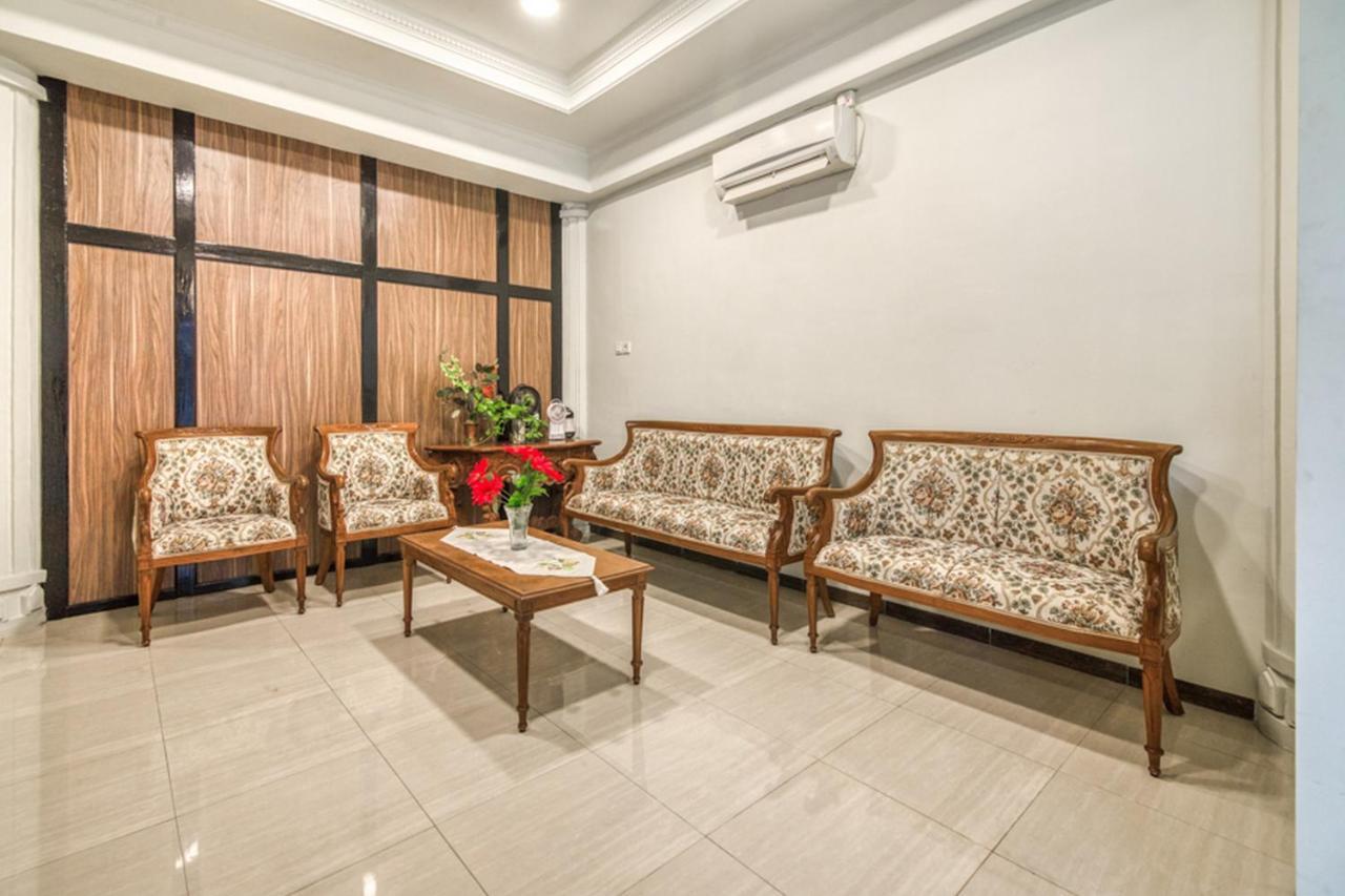 Reddoorz Plus Near Akademi Kepolisian Semarang 3 Eksteriør bilde