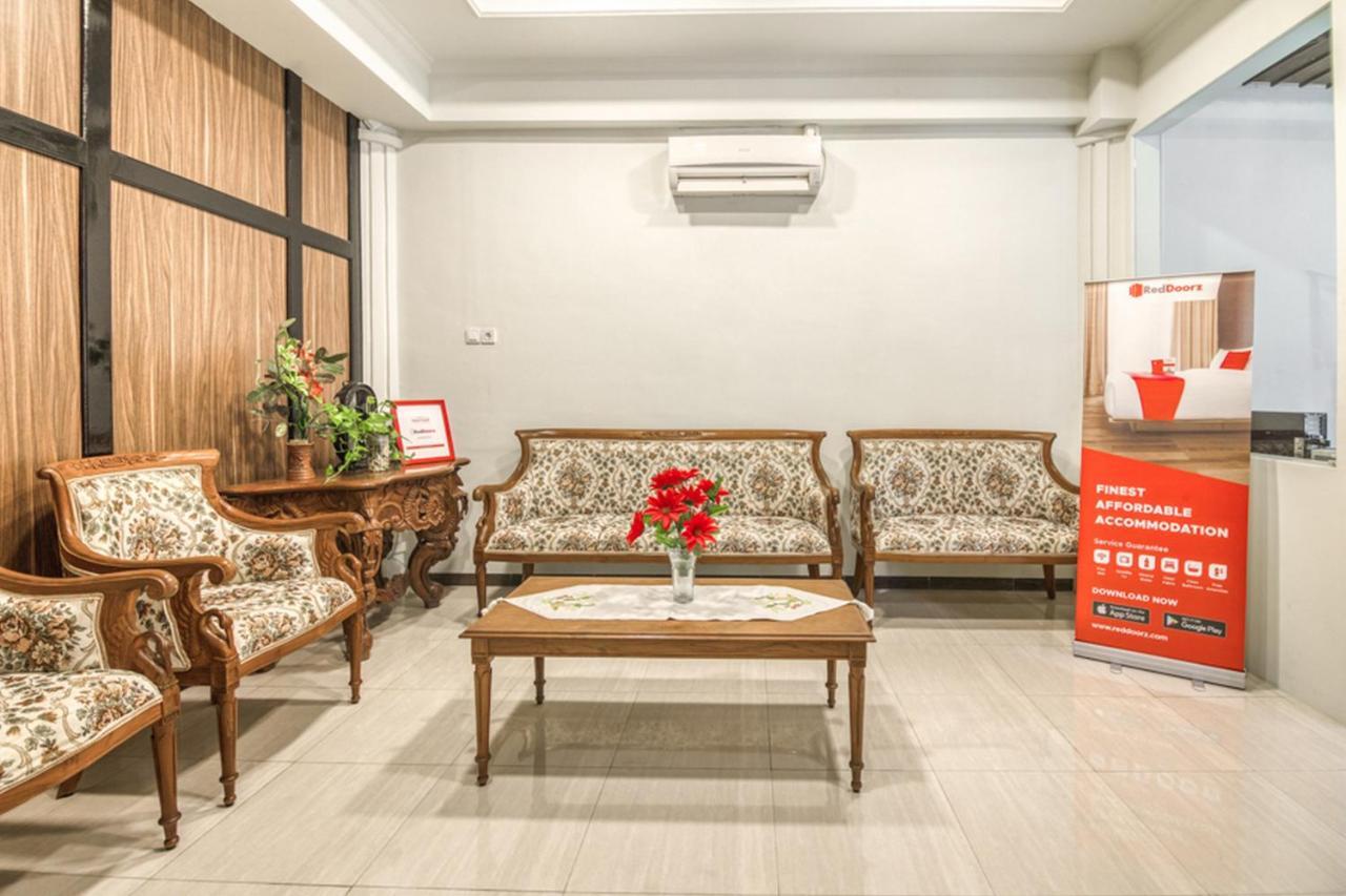 Reddoorz Plus Near Akademi Kepolisian Semarang 3 Eksteriør bilde